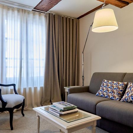 Relais & Chateaux La Maison Des Tetes Кольмар Экстерьер фото